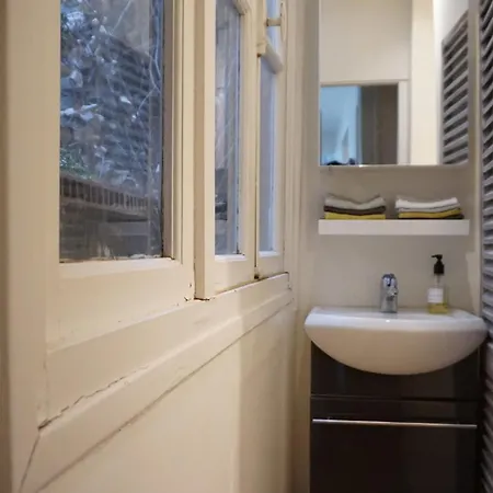 Appartement Rue De Penthievre - 8 *