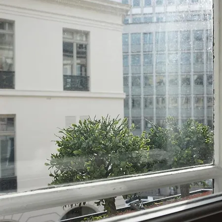 Rue De Penthievre - 8 Paris